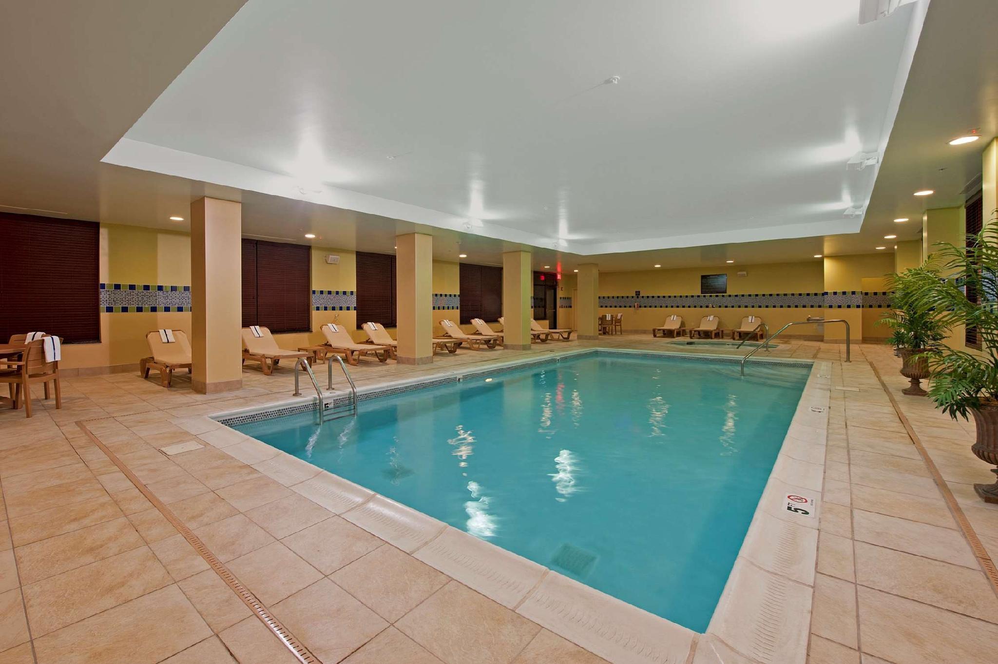 Hampton Inn & Suites Indianapolis-Airport Létesítmények fotó