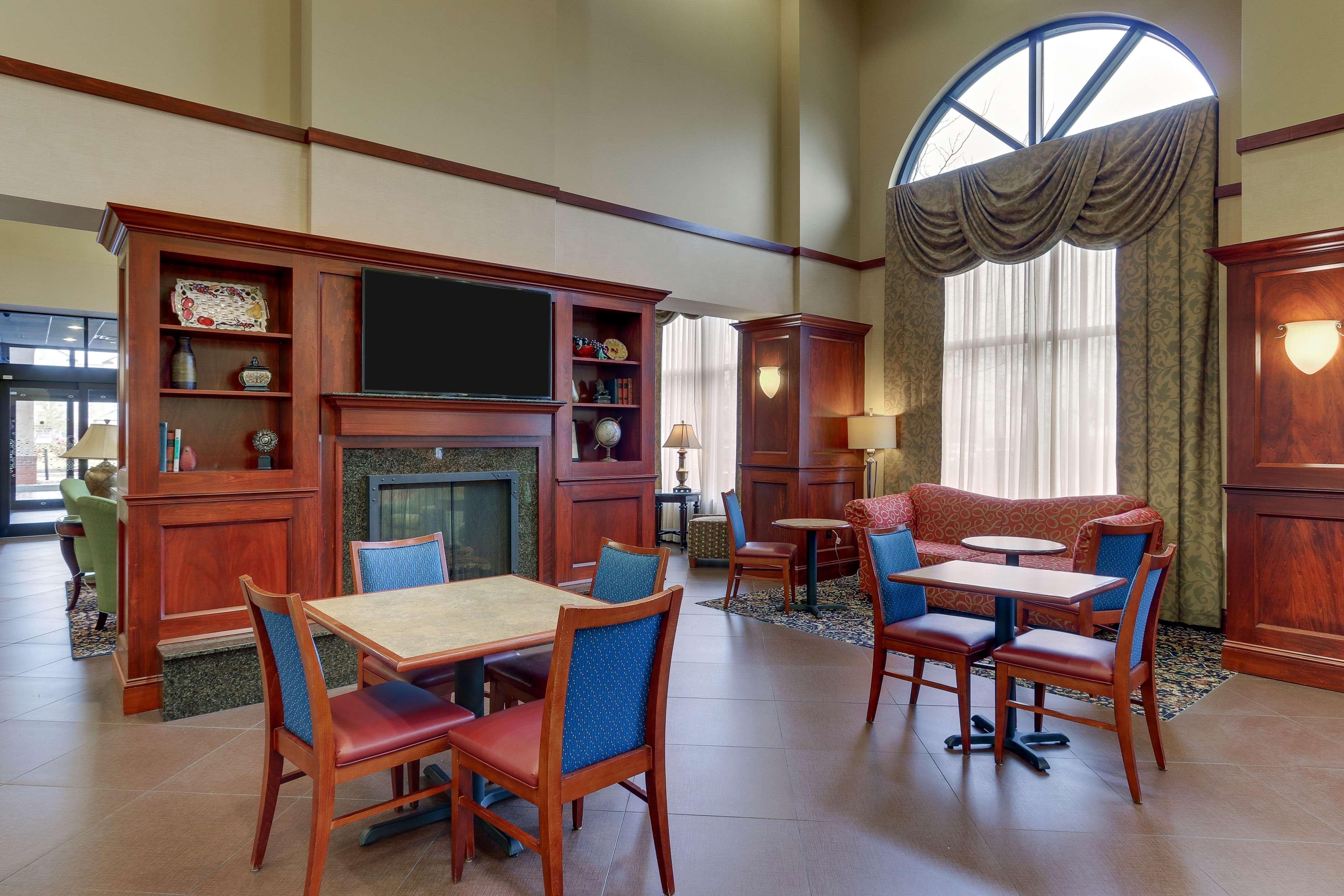 Hampton Inn & Suites Indianapolis-Airport Kültér fotó