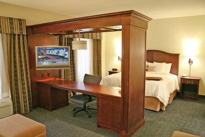 Hampton Inn & Suites Indianapolis-Airport Kültér fotó