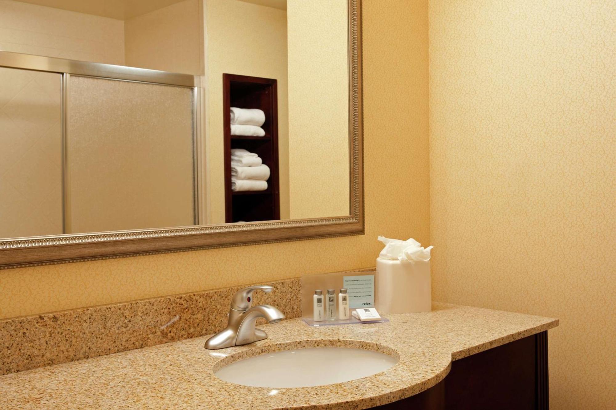 Hampton Inn & Suites Indianapolis-Airport Kültér fotó