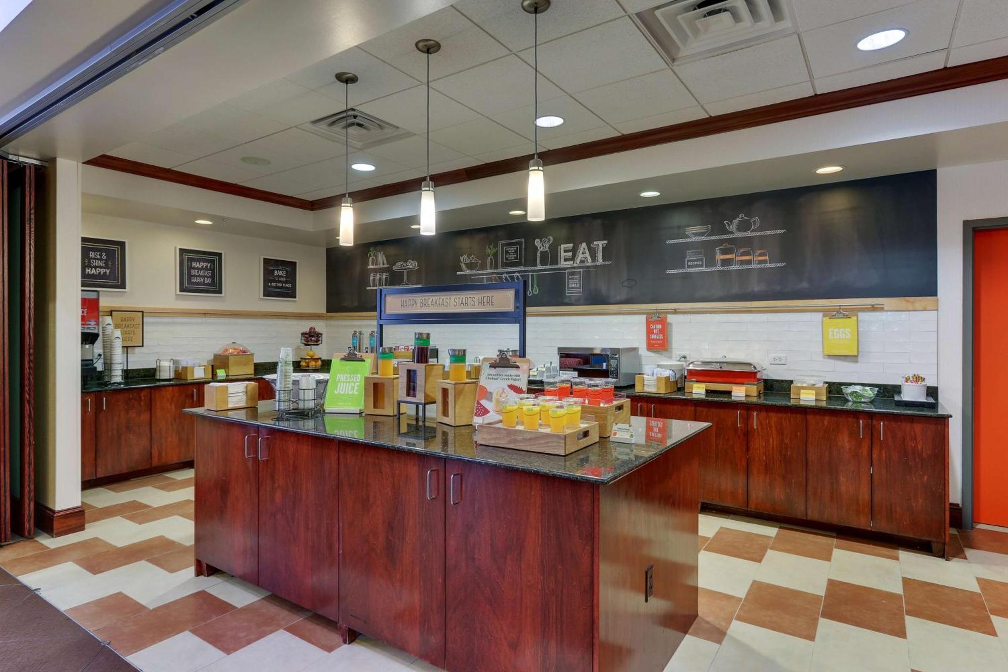 Hampton Inn & Suites Indianapolis-Airport Kültér fotó